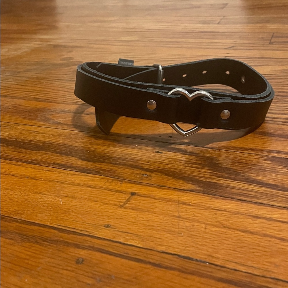 Black heart choker LIKE NEW genuine leather